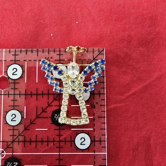 Angel Pin Red White Blue Rhinestones Set in Gold-tone Brooch Pin - Picture 5 of 5